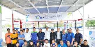 Reciben pugilistas nuevo ring de box