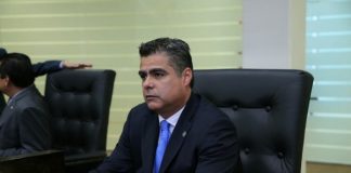Pide “Chuma” licencia al Congreso del Estado
