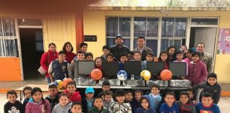 Equipo de Cómputo y material deportivo entrega Regidor del PRI en la primaria Juan de Dios Peza