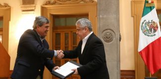 Toma Gobernador protesta a funcionarios