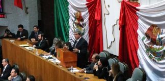 Llama Gobernador a elegir un Congreso Constituyente