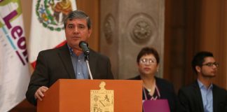 Busca Nuevo León con carreteras sacar tráfico pesado del área metropolitana