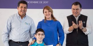 Entrega DIF Tamaulipas becas a estudiantes Sin Límites