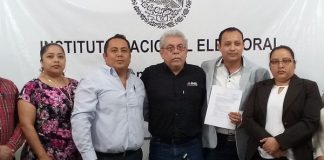 Se registra ante el INE, candidato independiente a la diputación federal por el 07 distrito.