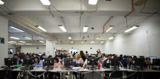 Revisa equipo Bronco las primeras 387 mil firmas