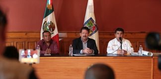 Combate Estado incendio en sierra de Santiago