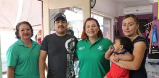 Recorre Brenda Kú calles de Camargo.