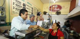 Cabeza de Vaca hace compromiso con economía tamaulipeca