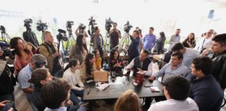 Convive Jaime con estudiantes de la CDMX