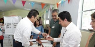 Emite Ismael García cabeza de Vaca su voto