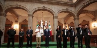 Toma Bronco protesta a funcionarios estatales