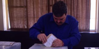 Emite Carlos Ulivarri su voto electoral