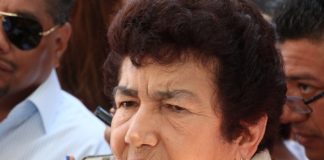 MAGDA PERAZA TIRÓ LA TOALLA.YA NO SIENTE LO DURO SINO LO TUPIDO