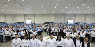 Reconoce Gobernador a servidores públicos estatales y anuncia incrementos salariales.