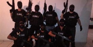 Hombre escapa del Cártel Jalisco Nueva Generación y revela como operan los narcos para reclutar gente desde Facebook y WhatsApp