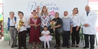 Beneficia DIF y ayuntamiento a más de 400 abuelitos