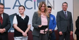 Impone Maki Ortiz nueva marca en Becas con $100 millones