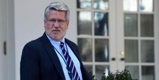 Renuncia director de Comunicaciones de la Casa Blanca