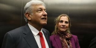 “Beatriz es una mujer con criterio”… AMLO rechaza injerencia de su esposa en carta dirigida al Rey de España.