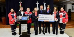 Entrega Gobierno Municipal a Cruz Roja donativo de $130 mil.