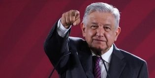 PAN y PRD acusan a AMLO de ceder a chantajes de maestros