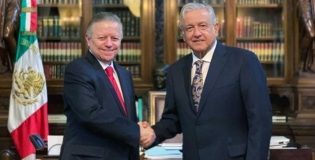 Abordan López Obrador y Zaldívar combate a corrupción
