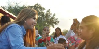 REALIZA SU 1er. CIERRE DE CAMPAÑA ROXANA GÖMEZ EN “PERIQUITOS” ENCABEZANDO LAS ENCUESTAS..