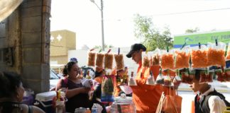 RECIBEN CON ENTUSIASMO A JUAN CARLOS ZERTUCHE EN LA SATÉLITE