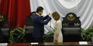 Gobernador presente en entrega de Medalla al Mérito “Luis García de Arellano”