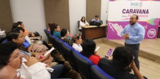 Capacitan a ciudadanos y servidores públicos sobre derechos y obligaciones en materia de transparencia.