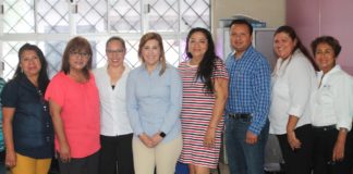 Nohemí atiende, y gestiona ante escuelas de Reynosa.