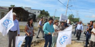 ALCALDE DE RÍO BRAVO, LIC. CARLOS R. ULIVARRI LÖPEZ,DA BANDERAZO DE INICIO DE REHABILITACIÓN INTEGRAL DE LA CALLE GUANAJUATO.