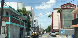 Rehabilitan cuadrillas municipales calles de la Zona Centro.