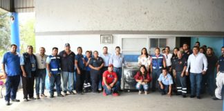 Convive Presidente Municipal con Bomberos.