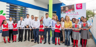 Entrega Gobernador y su esposa desayudador en la Escuela Primaria “Miguel Hidalgo” de San Fernando