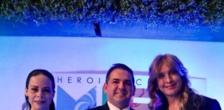 Felicita Maki Ortiz a Alcalde de Ciudad Mier por su Primer Informe.