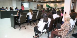 Imparten Conferencia Motivacional a Mujeres Maderenses.