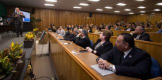 Titular del COPAES imparte conferencia en la UAT.