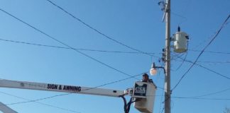 Mejora Municipio alumbrado en perímetro de escuelas públicas.