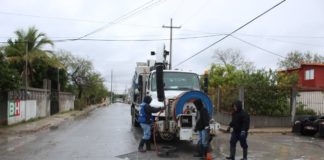 Previene COMAPA Reynosa anegaciones con sondeo de red de drenaje en colonias