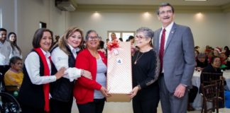 Ofrece UAT festejo prenavideño a los abuelitos universitarios