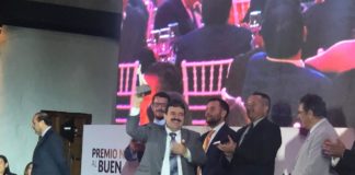 Recibe Alcalde Carlos Ulivarri reconocimiento nacional de la FENAMM