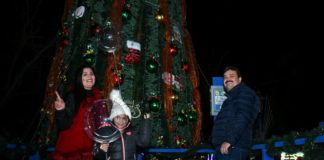 Río Bravo vive espectacular desfile y encendido del pino navideño