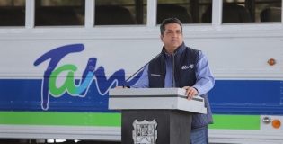 Gobernador hace entrega camión escolar a la Secundaria Técnica No. 13 “José Vicente de la Serna”