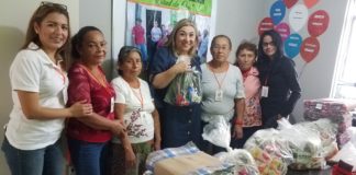 Visita Adriana Lozano a abuelitos del Fracc. Pueblitos de Matamoros