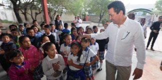 Entregan apoyos a planteles educativos, autorizados por el alcalde Mario López