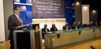 Entrega Rector constancias a egresados de la FIC-UAT