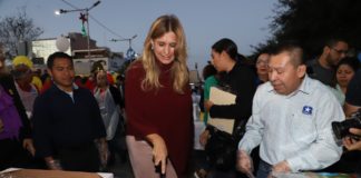 Celebra Maki Ortiz Día de Reyes con rosca y regalos