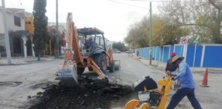 Rehabilitan carpeta asfáltica cuadrillas del Municipio