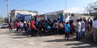 Se regularizan con COMAPA familias de Actrices Mexicanas